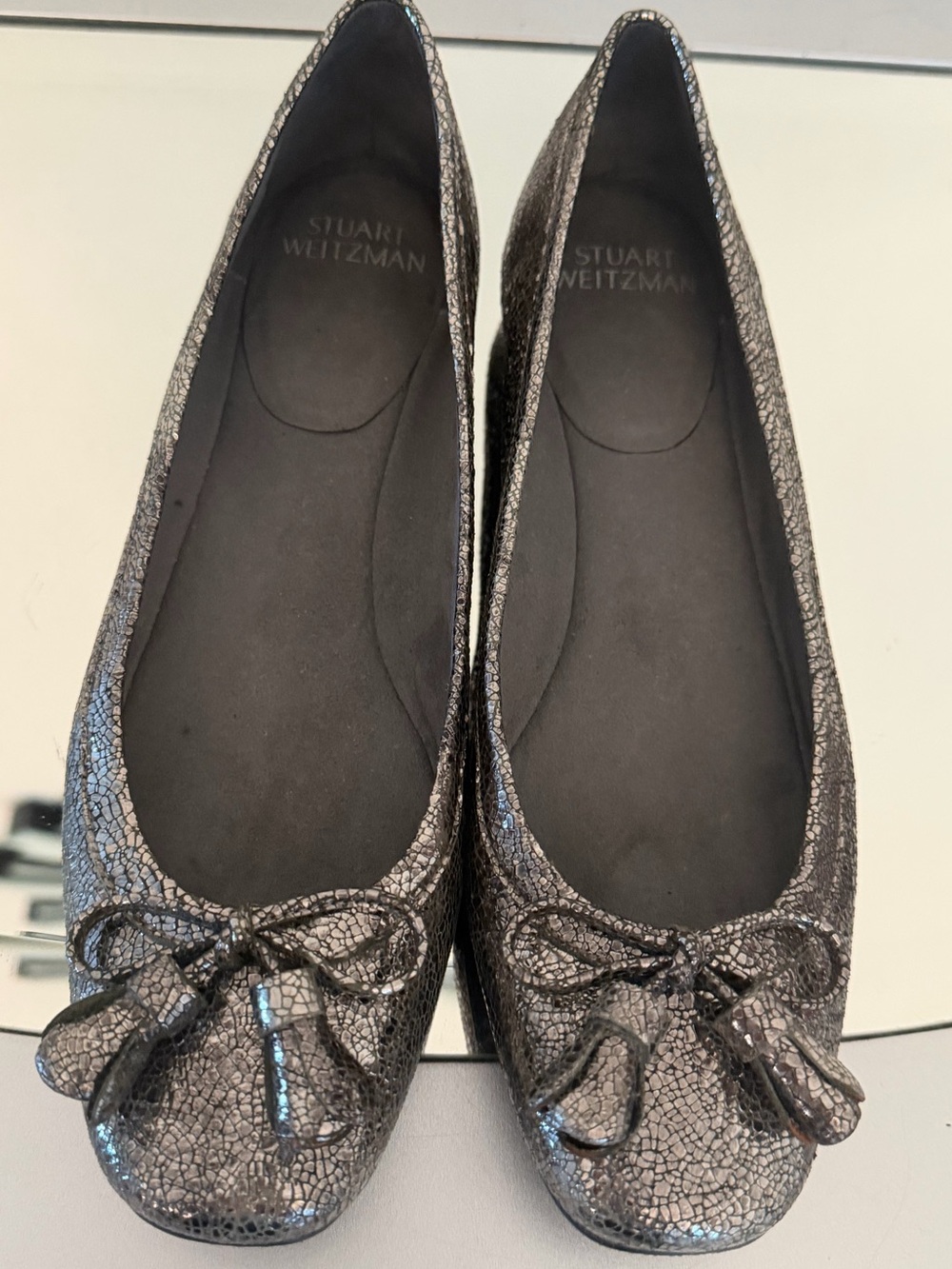 STUART WEITZMAN Tulip Bow Pewter Metallic Nappa Leather Ballet Flats Women’s 8 - Picture 7 of 16